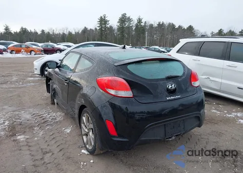 2016 Hyundai Veloster z USA, uszkodzony, nr VIN KMHTC6AD2GU301831